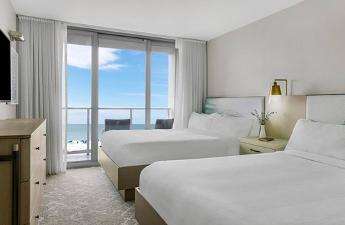 Marco Island Hotel | Hotel with 2 bedrooms, 2 full baths and AC in beautiful Marco Island.