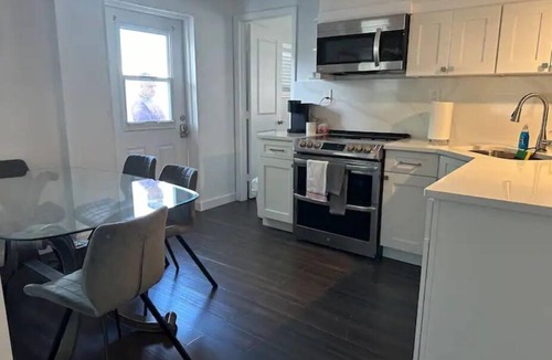 St. Petersburg House | House 3 BEDS -in 2 BR/2Bath FENCED Yard, Near Beaches