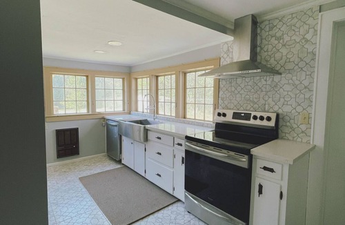 Americus House | House on an acre! Book 2 nights and get the 3rd free.