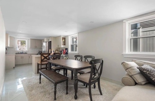 Queens Apartment | Howard Beach Luxury Perfect 3-bedroom 2-full bathroom apartment with Pool