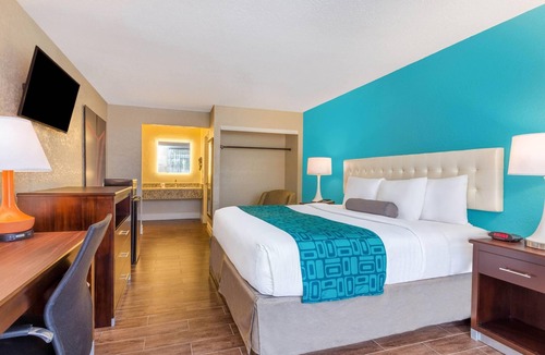 Lakeland Hotel | Howard Johnson by Wyndham Lakeland