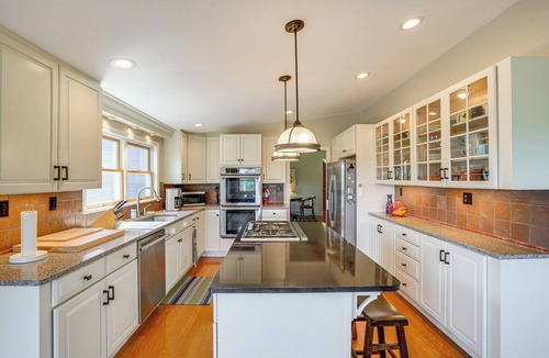 Hollowville House | Hudson Valley Multi-Unit Escape: Secluded + Scenic