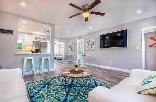 South Pinellas Community Council House | Huge Home w/Cabana & Giant Pool *5 mins to Beaches