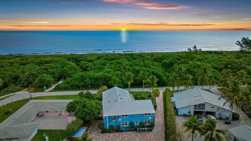 Fort Pierce Shores Villa | Hutchinson Island Beach Retreat - Pets Welcome