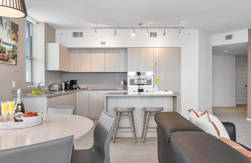 Hollywood South Central Beach Apartment | Hyde House
