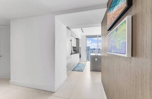 Hollywood South Central Beach Condo | HydeHotel 2/2 Lux Condo l Ocean View l Resort