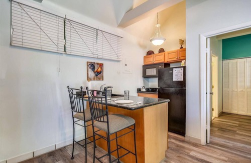 Old Town House | Ibis by AvantStay | Close to Duval Street w/Shared Pool | Month Long Stays Only