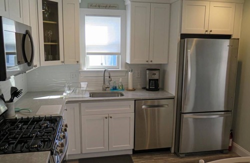 Village Green House | Illinois Ave Renovated three bedroom, two bathroom twin in Village Greene