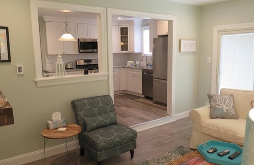 Village Green House | Illinois Ave Renovated three bedroom, two bathroom twin in Village Greene