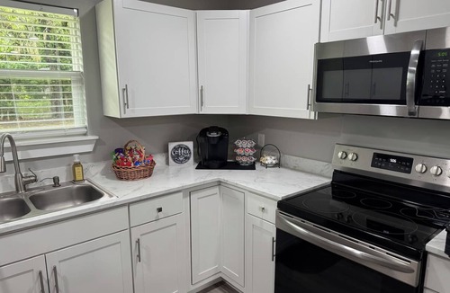 Watertown Cottage | Immaculate 2-bedroom cottage with AC in Lake City, FL