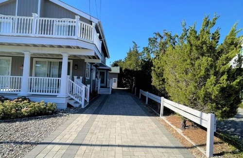 Stone Harbor House | Immaculately maintained upside-down home just 2 blocks from downtown Stone Harbor and 1 block to the beach.