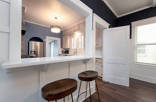 Southbank House | Impeccable Property with Pool