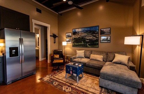 Laurel Apartment | Incognito #1: Ground Floor/Steps from the Scotsman General - Downtown Laurel