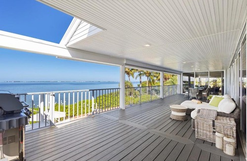 Bayshore Gardens House | Infinity View