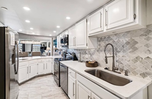 Holiday Isle Condo | Inlet Reef 518-Beachfront Complex without Beachfront Prices!