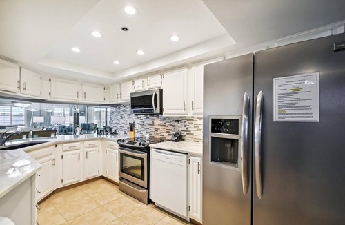 Holiday Isle Condo | Inlet Reef 618 is a 2 bed/2bath with Beach Service and Gulf Views