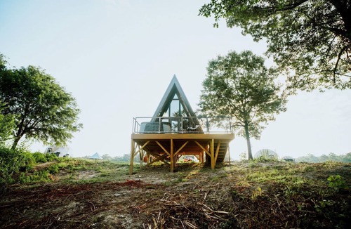 Coosa Cabin | Intimate A-Frame Cabin for a Romantic Retreat in Cedar Bluff, Alabama