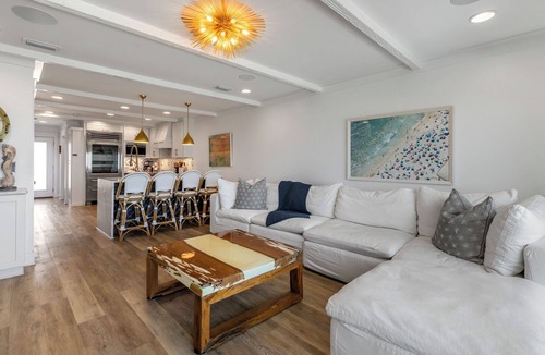 Seacrest House | Into The Mystic - Luxurious Beach Front Townhouse