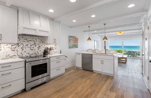 Seacrest House | Into The Mystic - Luxurious Beach Front Townhouse