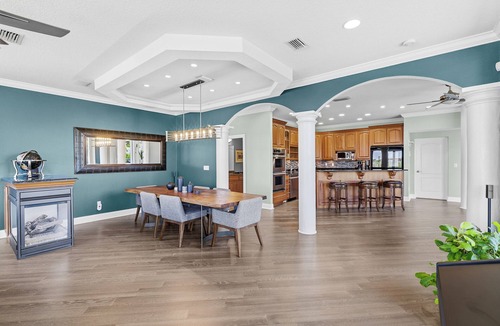 Edgewater House | 🌊🏖️ Intracoastal Luxe Retreat | Waterfront | Pool, Dock + Private Gym