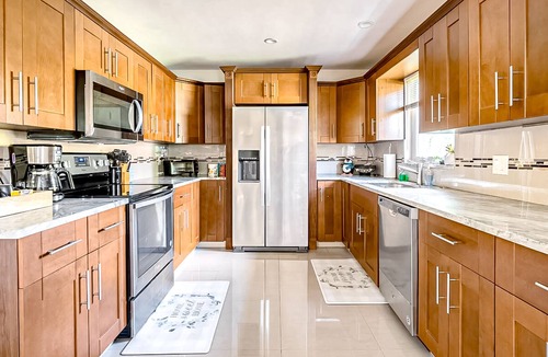 Boynton Beach House | Inviting home with patio, fast WiFi, full kitchen, central AC, & W/D