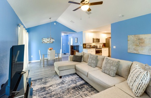 Ocklawaha House | Inviting Ocklawaha Home w/Porch: Ideal Location!