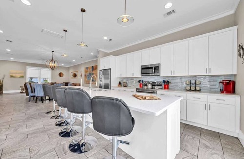 Emerald Waters Village House | Iorana II | 2 PM Check In! | Game Room | Private Pool | Sleeps 21, Huge Private Master Suite! | Gated Community with Amenities