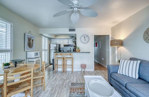 Cedar Key Condo | Island Breezes at Island Place 202!