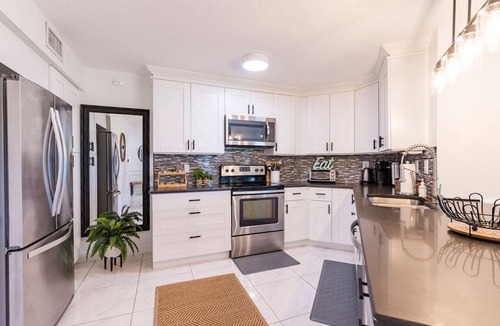 Isla del Sol Condo | Island Green | A Cozy Winter Escape by the Beach