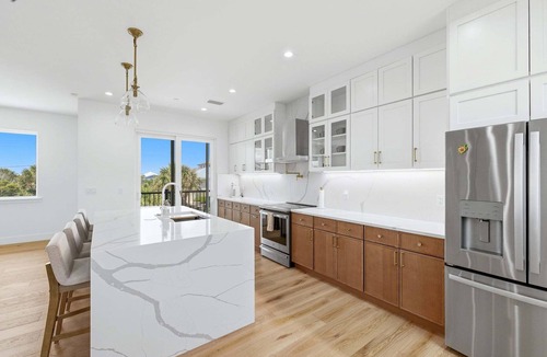 Bethune Beach House | 🌊Island Palm | Ocean and River Views | Walk to No Drive Beach 🌊