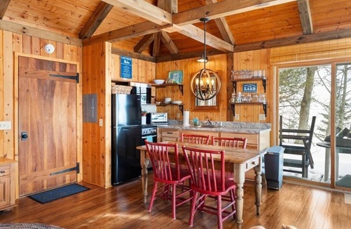 Harbor Springs Cottage | Ivan Cottage: Studio, 1 BA Cottage in Harbor Springs, Sleeps 2