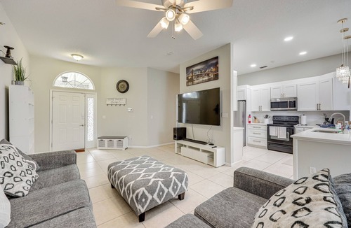 Southside House | Jacksonville Family Home: Near Shopping & Dining!