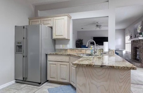 Lakeside House | Jacuzzi Gameroom Rococo Retreat 4BR Sleeps 10