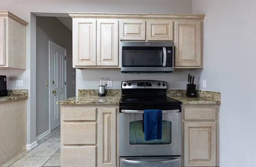 Lakeside House | Jacuzzi Gameroom Rococo Retreat 4BR Sleeps 10