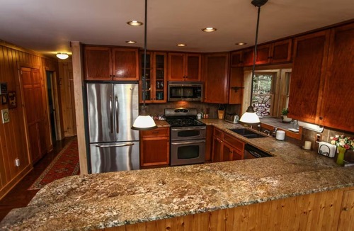 Tate Cabin | Jasper Gem: 4 bedroom Cabin, Cozy Dual Fire Features, Views & Resort Perks!