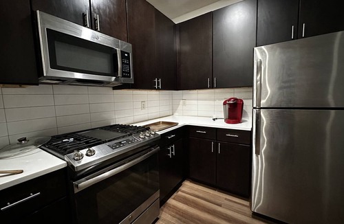 Paulus Hook House | Jersey City Exchange Place Waterfront 1B1B residence 10 min to New York CIty.