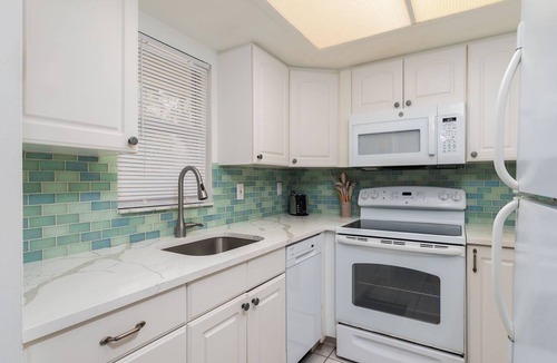 Nokomis Condo | Jetties Pointe Cottage #3 - 408 “Casey Key”