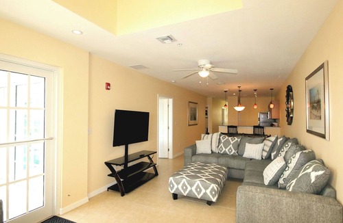 Madeira Beach Apartment | John's Pass Hotel