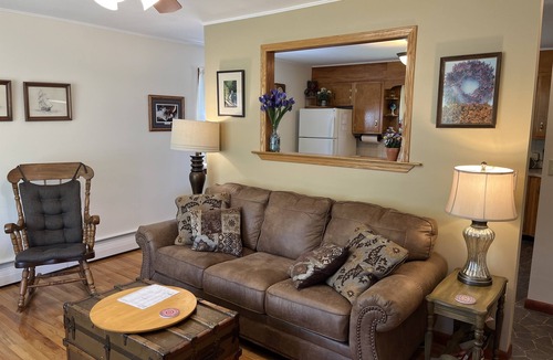Cooperstown House | JR's Place Under 5 minutes to Dreams Park or Cooperstown, game room