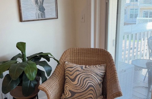 Holiday Isle Condo | July 11-18 special! 5 MINUTE walk to our private beach!
