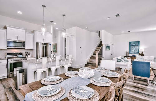 Santa Rosa Beach House | JULY AUGUST dates available - Heated Pool & Hot Tub- 4BR, 2 king, 2 queen