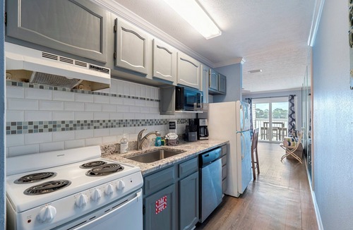 El Centro Beach Condo | July Dates Available! Quick Walk to Beach! Perfect for Families!