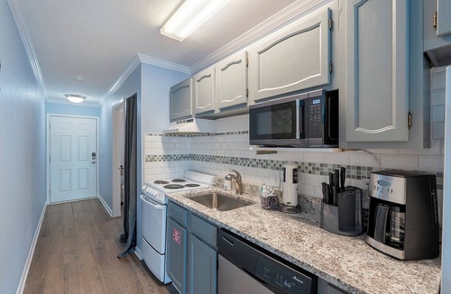 El Centro Beach Condo | July Dates Available! Quick Walk to Beach! Perfect for Families!