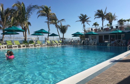 Marathon House | July Special 249 per night - 2 Bed 2.5 Bath Villa including 35’ Dock