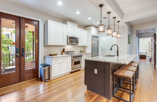Baytowne Wharf Condo | June 31-Aug Now Open* Baytowne*Pet Friendly*2 Balconies*Pool*Hot Tub*Kiddie Pool