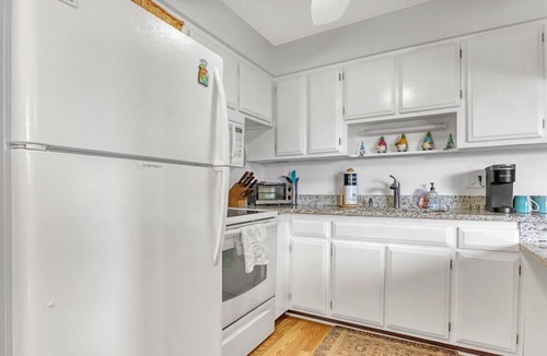 Cocoa Beach Apartment | Just Cocoa Beachy - Cozy dog friendly beachside condo with pool and beach access!
