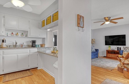 Cocoa Beach Apartment | Just Cocoa Beachy - Cozy dog friendly beachside condo with pool and beach access!