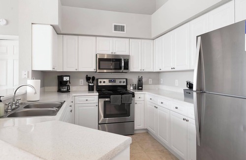 Wellington Apartment | Kasa | Fresh & Bright 2BD + Gym Access | Wellington