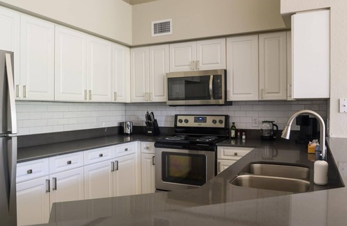Wellington Apartment | Kasa | Fresh & Bright 2BD + Gym Access | Wellington