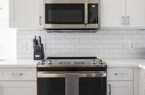Wellington Apartment | Kasa | Modern 1BD + Pet Friendly | Wellington